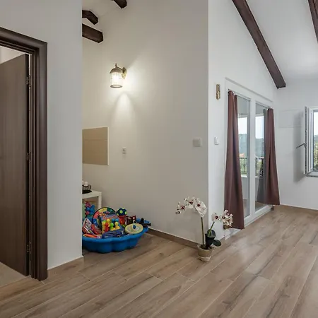 Harmony House Vito With Lovely Terrace - Happy Holiday home *