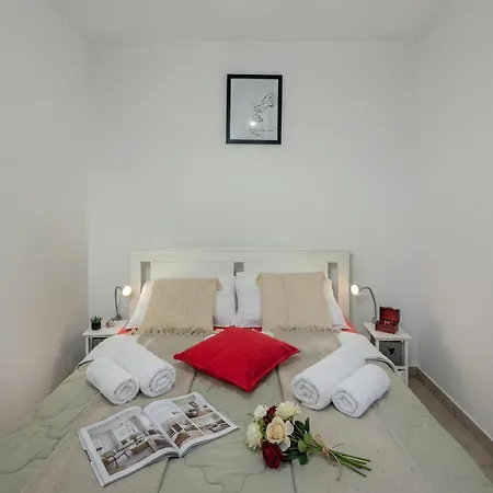 別荘 Harmony House Vito With Lovely Terrace - Happy