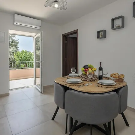 Harmony House Vito With Lovely Terrace - Happy 別荘 *
